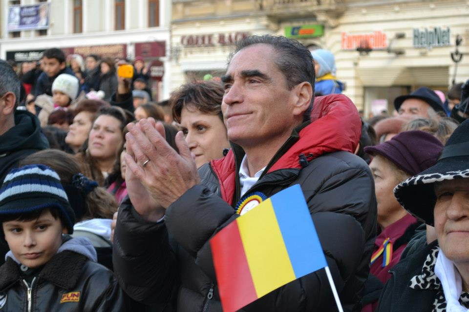 Fotografie rară cu Petre și Oana Roman în urmă cu 25 de ani (Foto: Facebook)