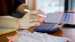 A crescut taxa obligatorie pentru cei care locuiesc la bloc. Cât trebuie să achite, de acum