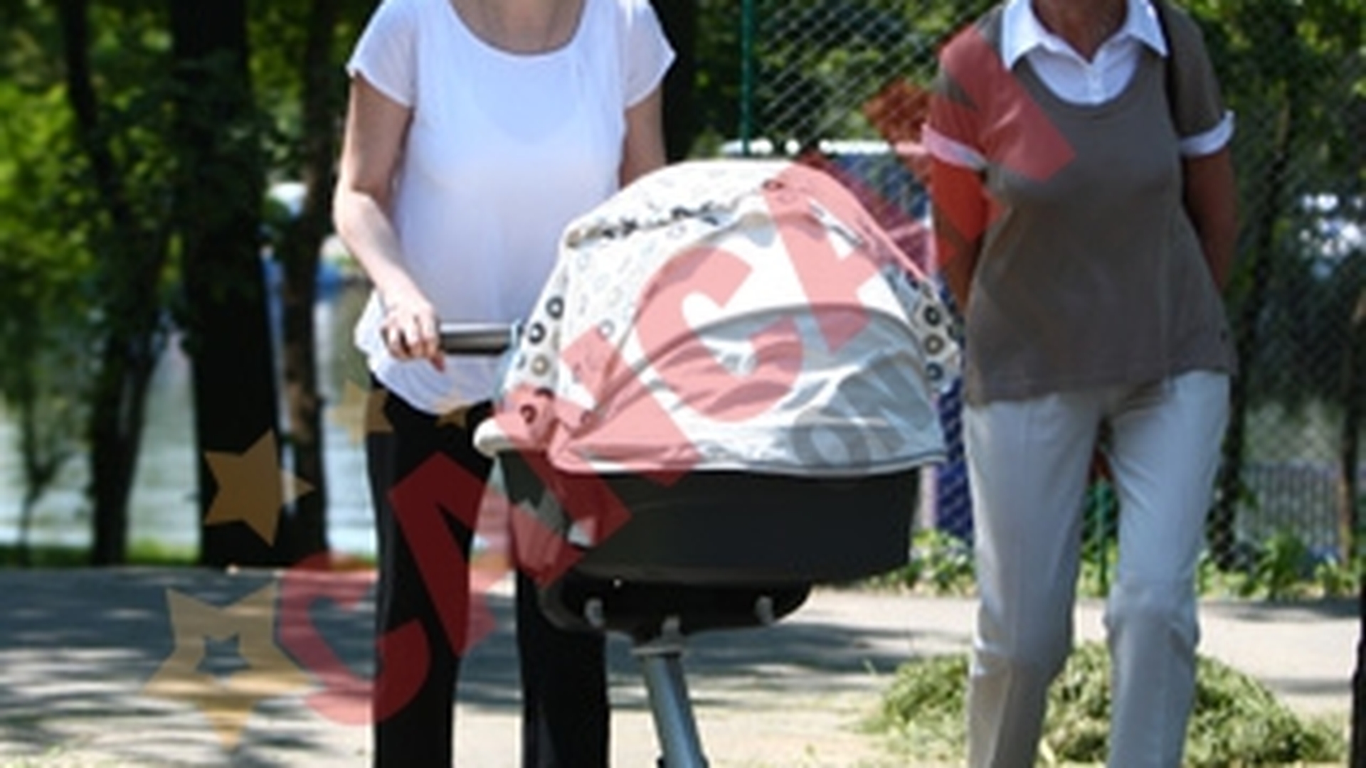 Cristina Rus vrea un partener de joaca pentru Dragos Jr.