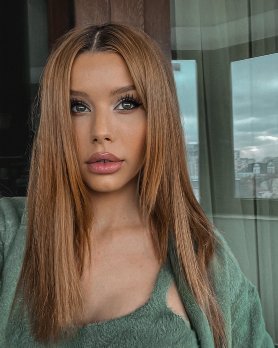 Cum arăta Carmen Grebenișan de la Survivor 2023, înainte să își facă operațiile estetice. Blonda de la Pro TV zici că-i alt om!
