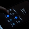 Modul întunecat chiar economisește bateria telefonului? Când funcția face cu adevărat diferența