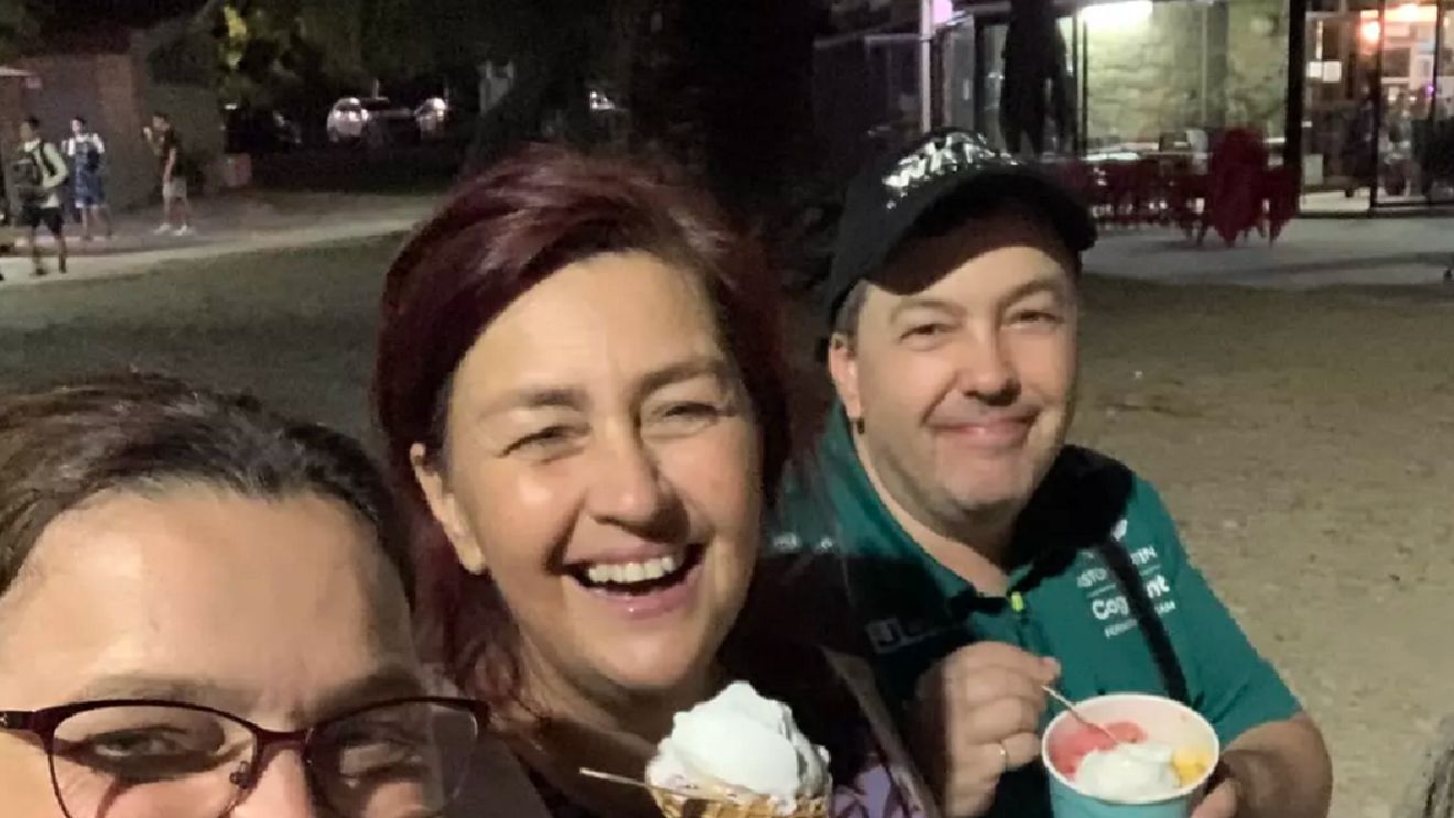 Cine este Rinda, sora Ronei Hartner? A anunţat că artista este pe moarte