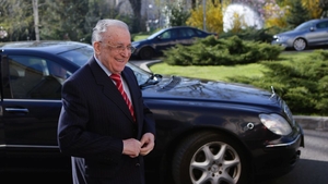 Klaus Iohannis a dat aviz pentru urmărirea penală a lui Ion Iliescu și Petre Roman
