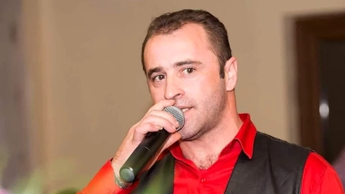 Gică Giurcă, artist din Gorj, a vrut să se sinucidă în timpul unui apel video. Șotia tocmai îl părăsise și plecase cu cei doi copii