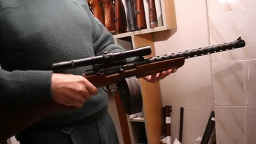 Captură masivă a Poliţiei spaniole! Au fost confiscate 10.000 de arme şi tunuri antiaeriene în valoare de 10 milioane de dolari