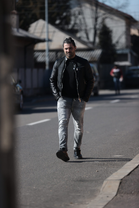 Pepe a făcut o plimbare pe jos, singur și îngândurat (Foto: CANCAN.RO)