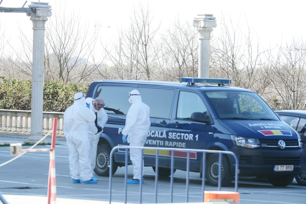Poliția din București escortează autocarele cu români veniți din zonele cu risc de coronavirus. Oamenii vor intra în carantină