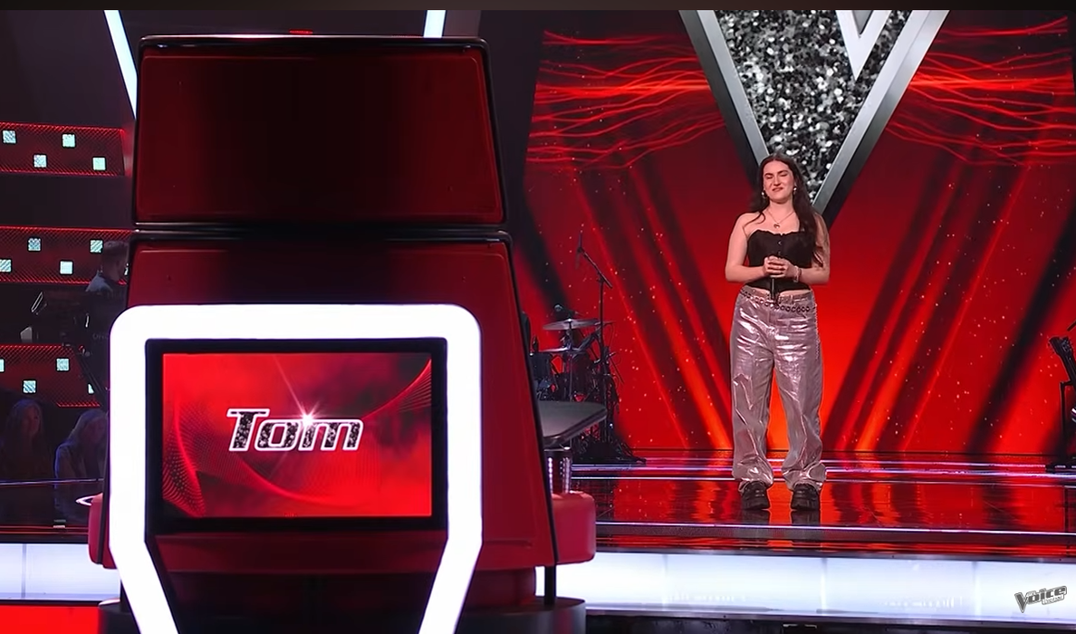 Cine este Teodora Sava, românca de 24 de ani care a întors toate cele patru scaune la The Voice UK