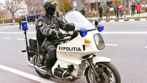 Alertă la Iași. Trei adolescenți care i-au pus cuțitul la gât unui taximetrist și i-au furat banii sunt căutați de Poliție