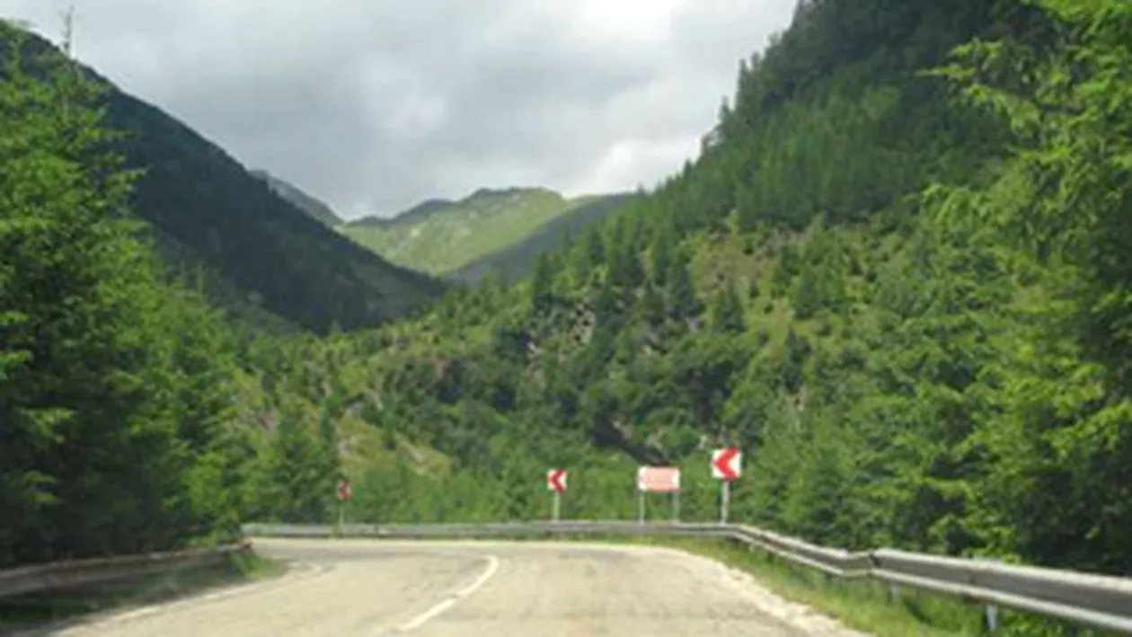 Traficul pe Transfagarasan va fi inchis, marti, pentru detonarea unor stanci de pe versanti!