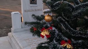 Mădălina Manole, comemorată! Scene cutremurătoare petrecute la mormântul celei supranumite “Fata cu părul de foc”