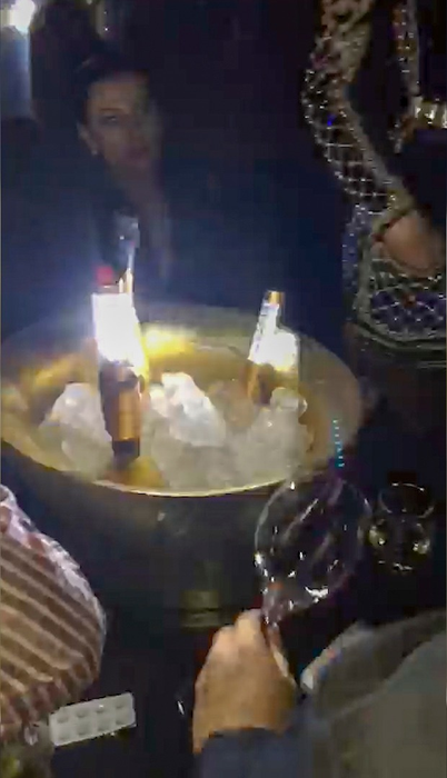Bianca & soțul
au ”stropit” împăcarea la LOFT
cu 4 sticle de Armand de Brignac!