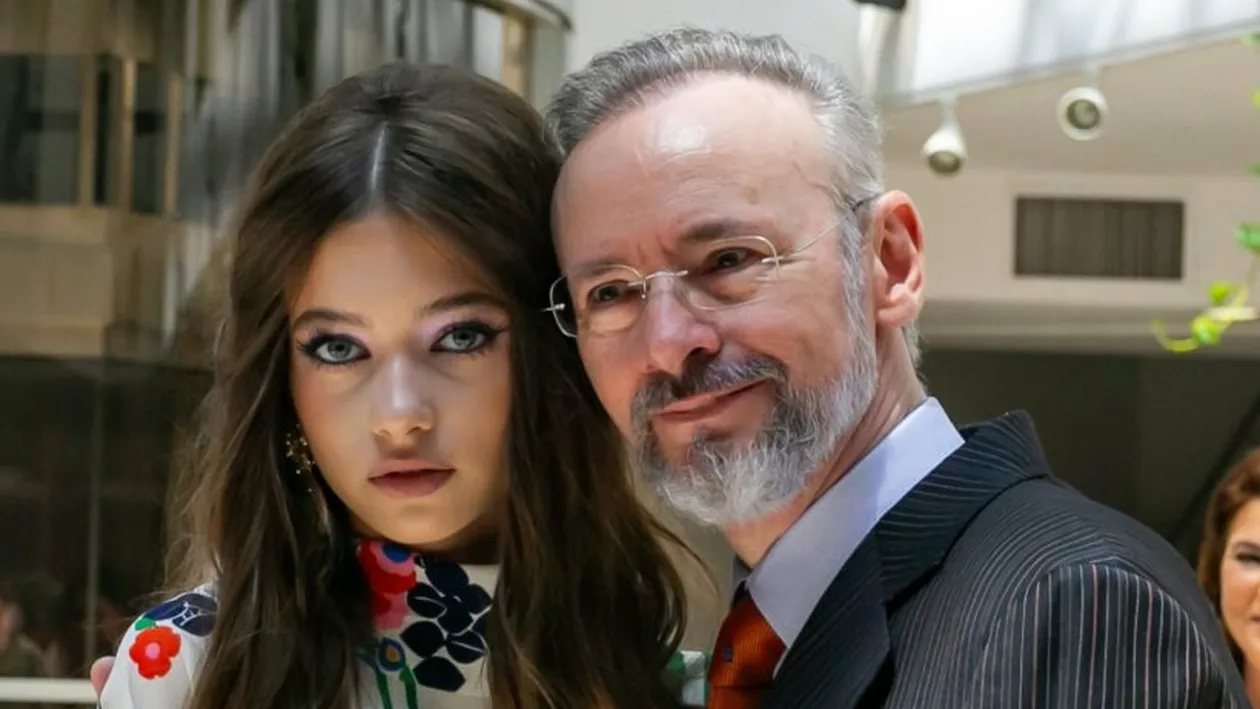 Mikaela Albu are iubit! Cine este tânărul cu care fiica Iuliei și a lui Mihai Albu vorbește la cei 17 ani ai săi
