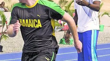 Harry al Marii Britanii s-a luat la intrecere cu sprinterul Usain Bolt. Alearga, printe, alearga!
