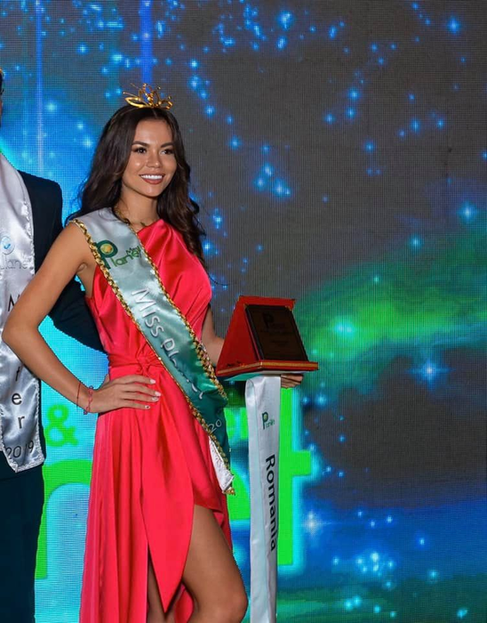 Miss “Planet 2019” l-a combinat pe Domnul Rimă! Primele imagini cu noul cuplu. Cum și-au “oficializat” relația + multe alte detalii