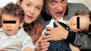 Nu mai are niciun motiv sa zambeasca! Arlechino si-a pierdut defintiv sotia dupa ce aceasta a ajuns in bratele altui barbat!