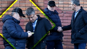 Discretul milionar libanez și bosulică de la Piața Obor, ”interceptați” în timp ce șușoteau în parcare!