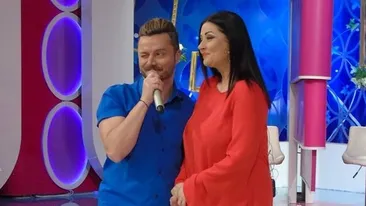 Graviduţa Gabriela Cristea şi-a pus o rochie rosie şi transparentă! Motivul e unul extrem de intim: ”Din când în când...”