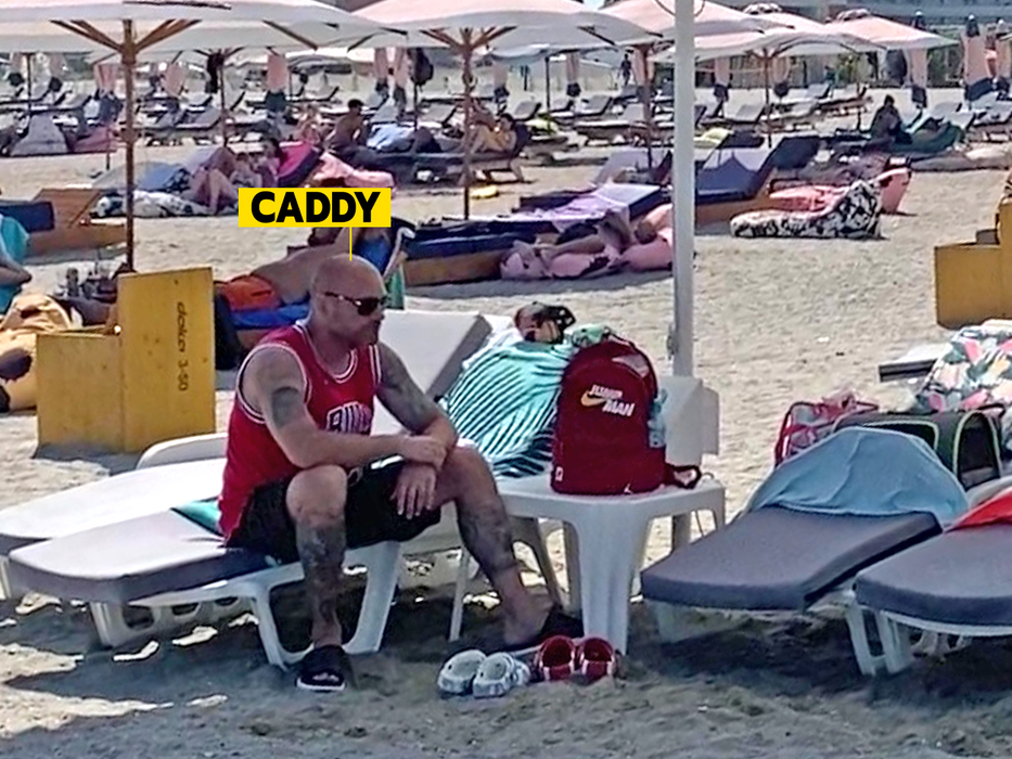Caddy a stat câteva ore la plajă împreună cu familia și câțiva prieteni apropiați / (Foto: CANCAN.RO)