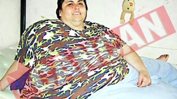 Obezul lumii, lovit de o copertina