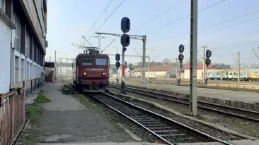 O tânără de 20 de ani a fost la un pas să-și piardă viața în gara din Cluj. Fata s-a urcat pe tren pentru a filma TikTok-ul „perfect”