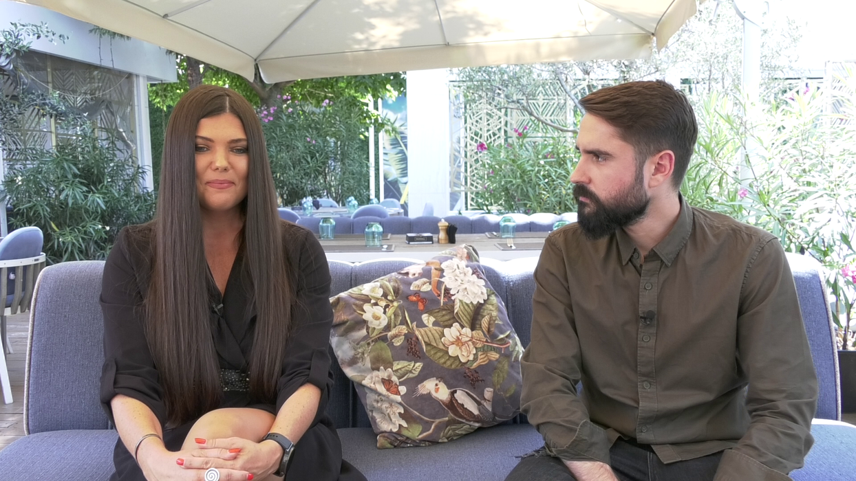 Paula Seling: "Schimb lucrurile în așa fel încât mesajul pe care voiam să îl transmit, chiar dacă trecea printr-o pădure de altfel de mesaje, mesajul meu să meargă mai departe. Deci nu îmi lipsește speranța!"