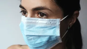 Cât timp vom mai purta masca de protecție după vaccinarea anti-COVID? Răspunsul lui Adrian Streinu-Cercel