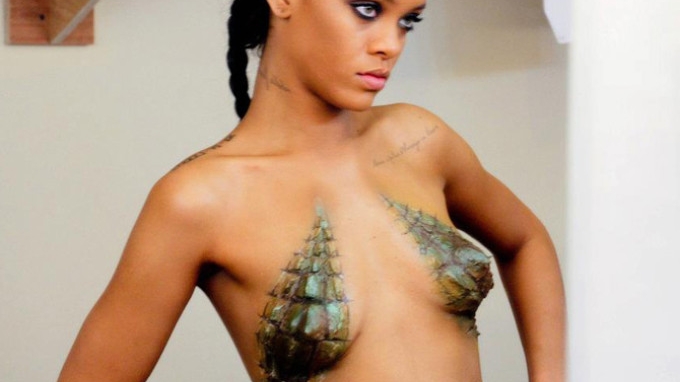 Rihanna a debutat în modă! Uite cum arată primele ei creaţii! Crezi că are talent de designer?
