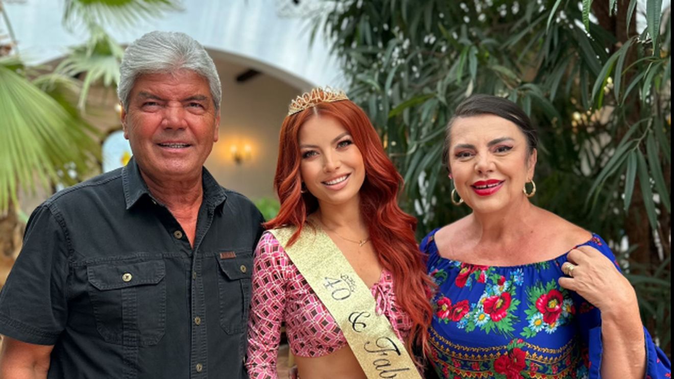 Elena Gheorghe, petrecere cu familia, de ziua ei. Artista a împlinit 40 de ani: "Am zis că nu voi face nimic special, dar viața a avut alte planuri"