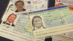 Cel mai căutat falsificator de acte i-a făcut lui Brad Pitt buletin de România. Copia actului de identitate este 1:1 cu originalul
