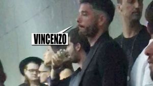 Vincenzo s-a înecat în şampanie! L-am filmat după ce a aflat că poate divorţa, în sfârşit, de Antonia...