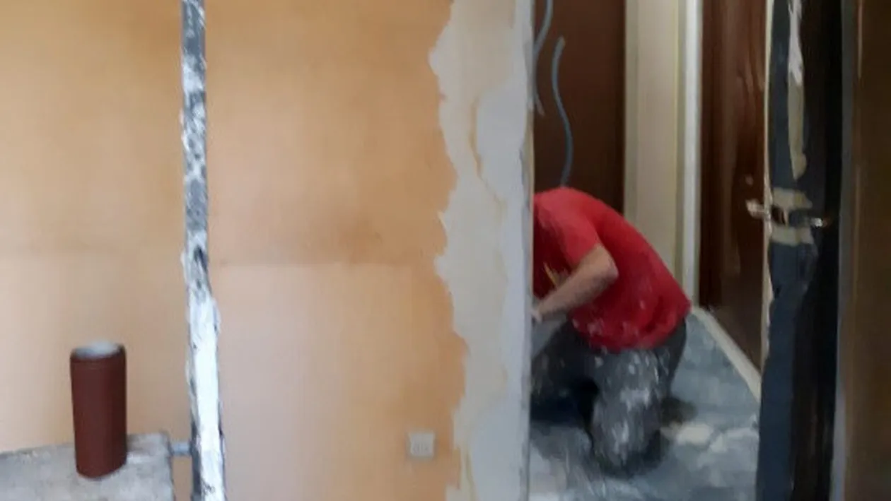 O femeie a plătit 101.815 de euro pentru a-i fi renovată baia. La final, când a văzut ce gafă au făcut meșterii, să leșine