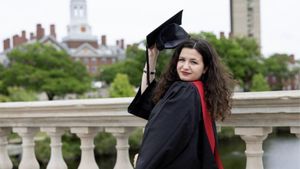 Performanță uriașă pentru o româncă din Galați. Daria Hărăbor a absolvit Harvard