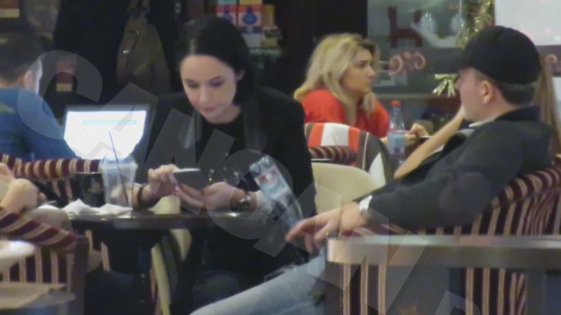 Am surprins reacţia ”Zânei”. Andreea Marin, ”agresată” la mall cu… un bidon de plastic!
