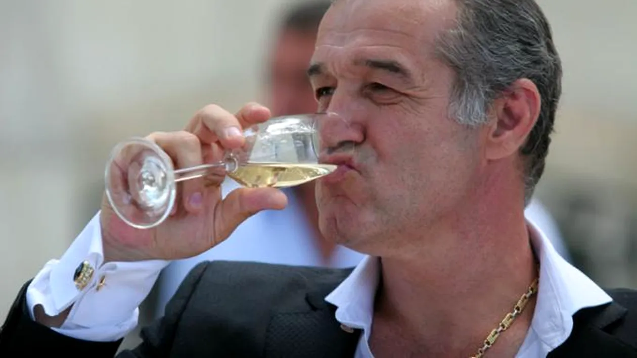 Sărbătoare mare în familia lui Gigi Becali! S-a însurat şi a făcut nuntă mare