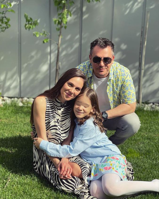 Irina Fodor și familia ei. Sursă foto: Instagram