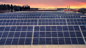Ce este sistemul fotovoltaic On-Grid? Cum poţi ajunge să faci bani din asta