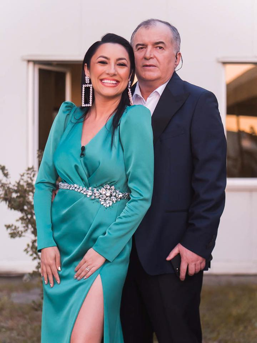 Andra și Mihaela Rădulescu au făcut senzație cu ținutele lor în a treia Semifinală „Românii au talent”,sezonul 8