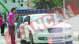 Olaroiu si-a plimbat fiul cu un Bentley tunat de 200.000 de euro