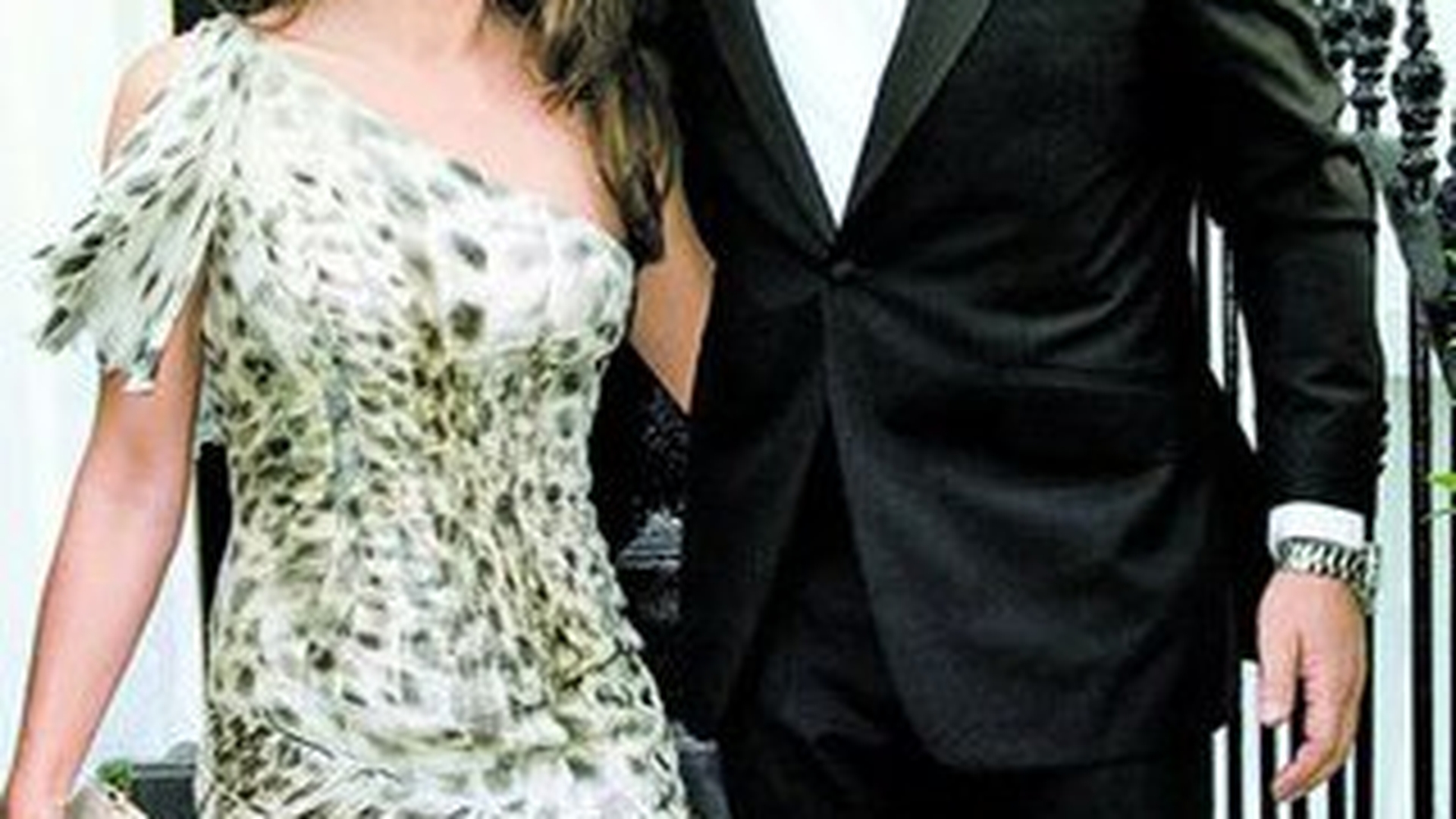 Liz Hurley l-a dat gata pe amorezul ei! A cerut-o de sotie