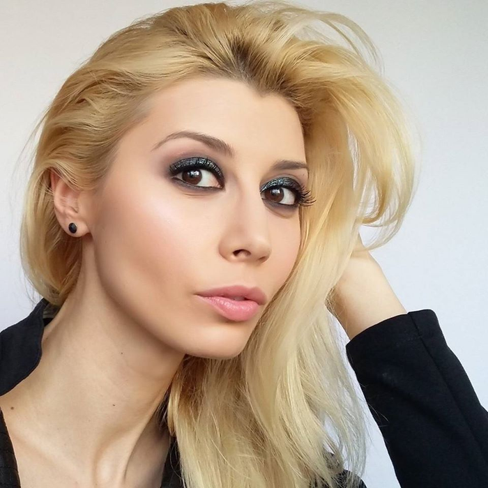 Corina și-a "oficializat" relația cu noul iubit