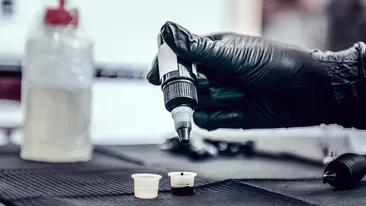 (P) Tatuaje și piercing: cum alegi salonul și artistul potrivit