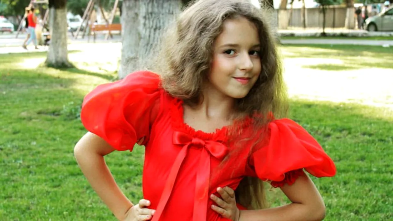 Ea e cea mai frumoasă fetiţă din România! La numai 7 ani, ne va reprezenta ţara la cel mai important concurs de frumuseţe