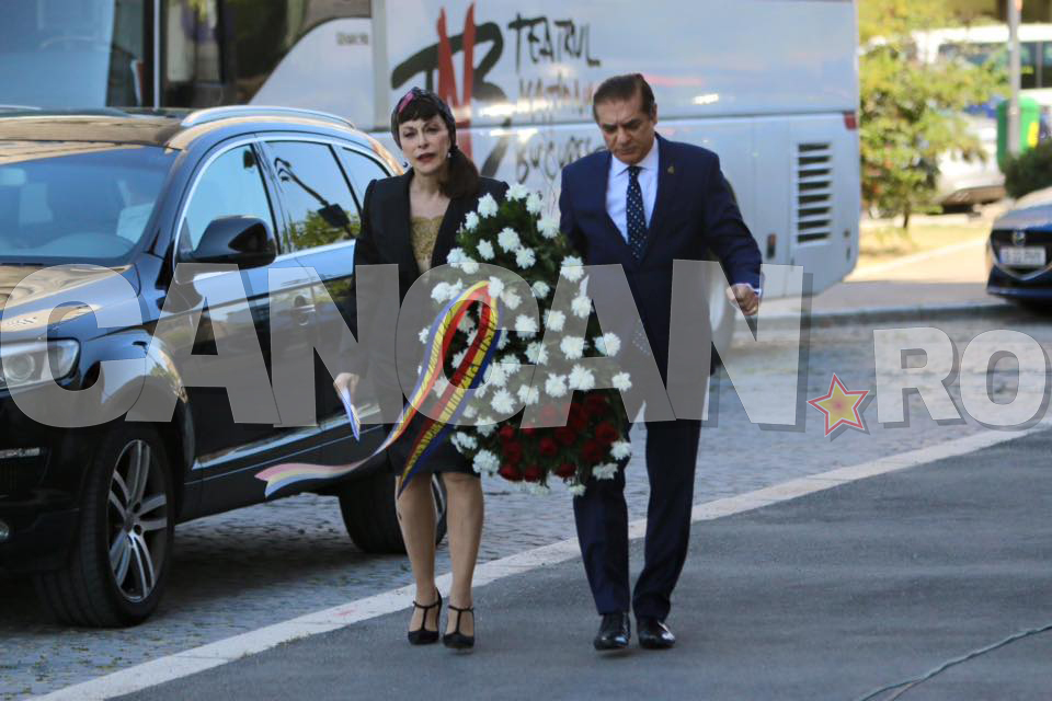 Prinţesa LIA şi prinţul PAUL au venit să-i aducă un ultim omagiu maestrului RADU BELIGAN!