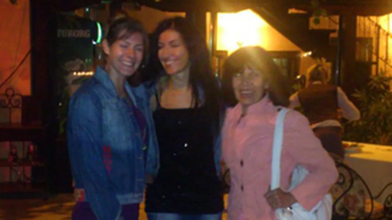 Ce-a facut Kinga dupa ce s-a aflat ca este amanta lui Zsolt? El incerca s-o impace pe Nicoleta Luciu, ea s-a retras in Bulgaria! Vezi cum o incurajeaza prietenii!