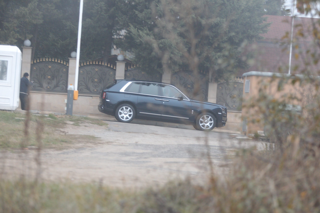 „Regina gunoaielor” conduce un Rolls Royce Cullinan
