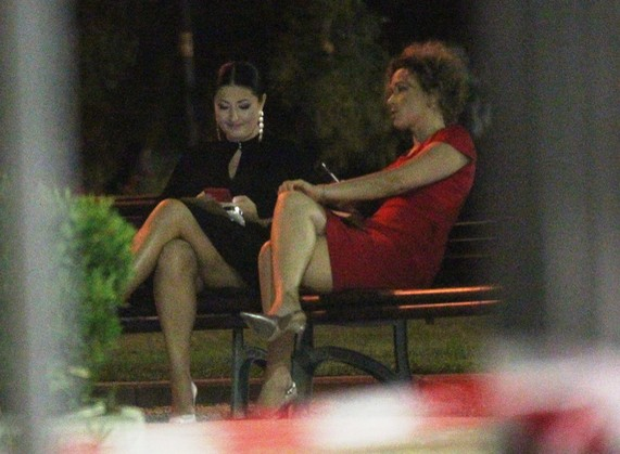 Fusta prea scurtă a trădat-o pe Gabriela Cristea! Soția lui Tavi Clonda a făcut senzație la petrecerea dată de Antena 1