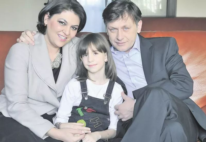 Cum arată și ce studii are fiica lui Crin Antonescu, de fapt. Irina a rămas orfană de mamă când avea doar 3 ani