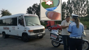 Un șofer de microbuz beat a fost reclamat de pasageri la 112. Cât de mare a fost alcoolemia bărbatului