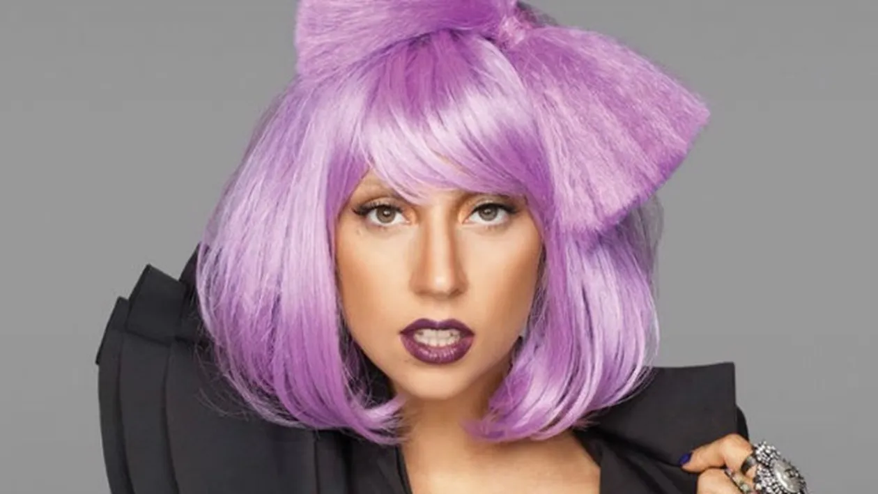 Lady Gaga, aparitie SOC la premiile Oscar! S-a imbracat si coafat ... normal! Nu ai mai vazut-o niciodata asa